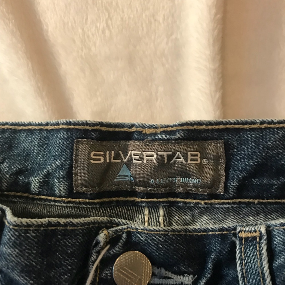 Silvertab Levi’s denim cut off shorts - Picture 5 of 5